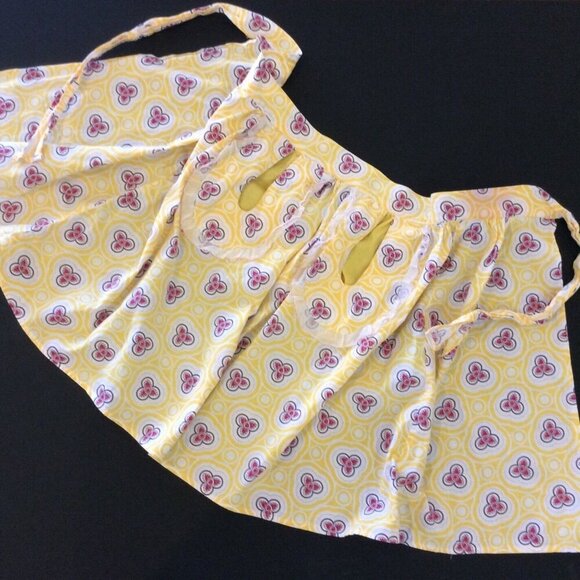 Handmade Retro Yellow Cotton Half Apron With Ruffled Teardrop Pockets - Picture 1 of 6
